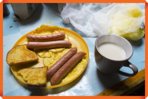 モンゴルの朝食とスーテーツァイの画像